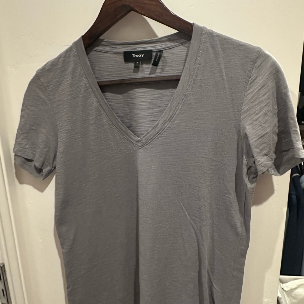 Theory Gray V-Neck Short Sleeve Tee